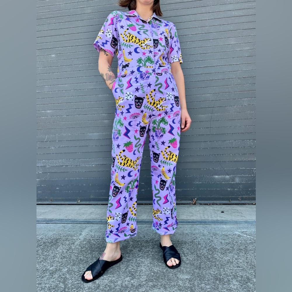 Nooworks Coveralls by Amy Hastings. Fun and dynamic patterns. Size Medium. NWT. - Picture 14 of 15